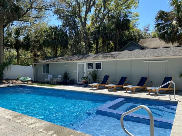 HILTON HEAD MAIN HOME PLUS COTTAGE SLEEPS 16