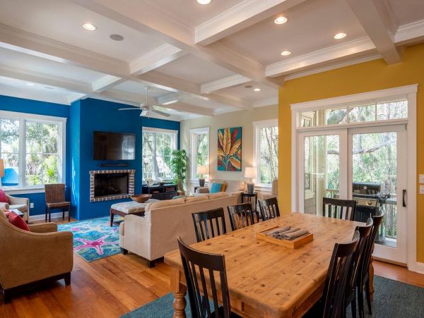 HILTON HEAD 6 BEDROOM POOL HOME SHORT WALK TO BEACH