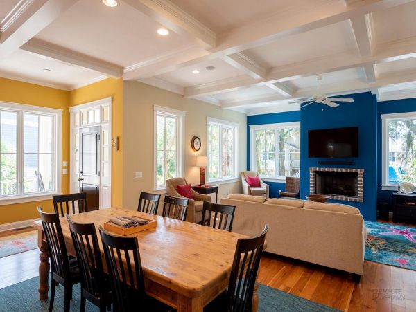 HILTON HEAD 6 BEDROOM POOL HOME SHORT WALK TO BEACH