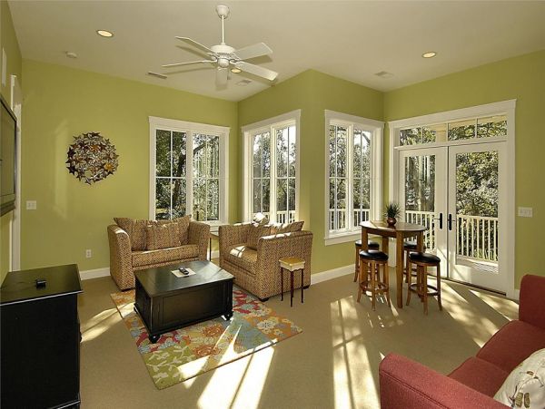 HILTON HEAD 6 BEDROOM POOL HOME SHORT WALK TO BEACH