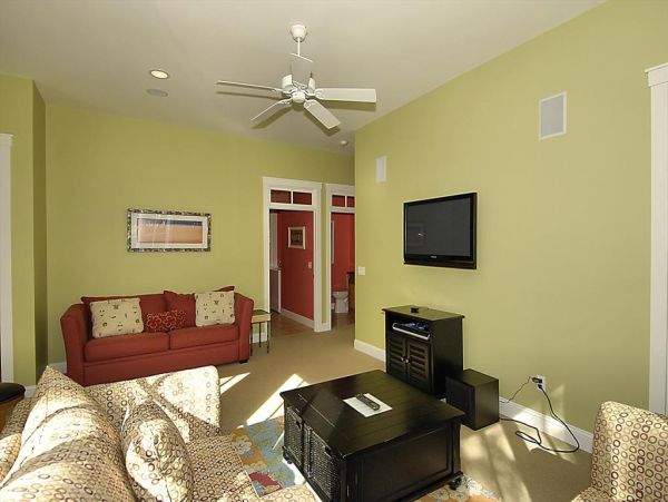 HILTON HEAD 6 BEDROOM POOL HOME SHORT WALK TO BEACH
