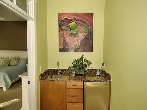 HILTON HEAD 6 BEDROOM POOL HOME SHORT WALK TO BEACH