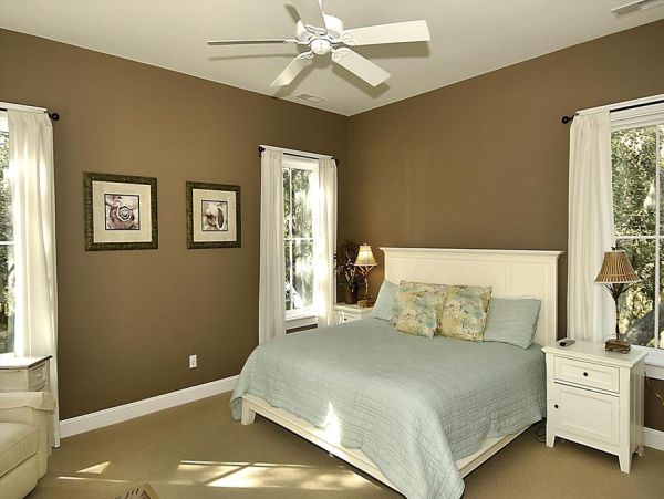 HILTON HEAD 6 BEDROOM POOL HOME SHORT WALK TO BEACH