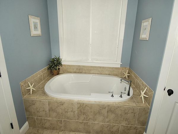 HILTON HEAD 6 BEDROOM POOL HOME SHORT WALK TO BEACH