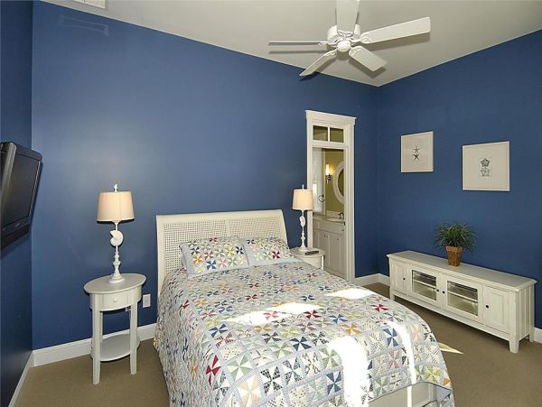 HILTON HEAD 6 BEDROOM POOL HOME SHORT WALK TO BEACH