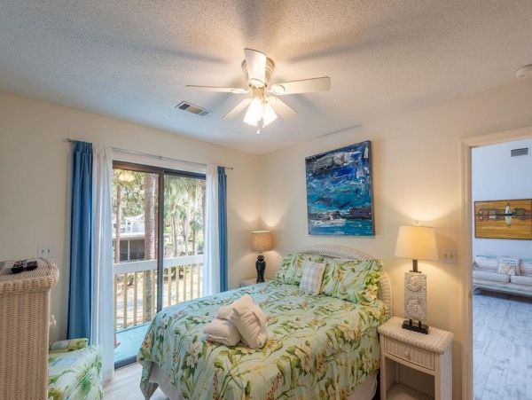Hilton Head Walk to Beach Five Bedroom Vacation Home
