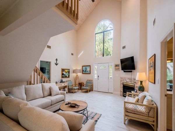 Hilton Head Walk to Beach Five Bedroom Vacation Home
