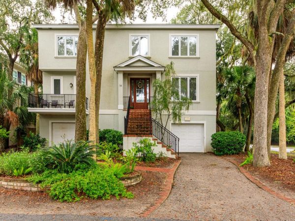 Only 300ft To Beach Location Location!