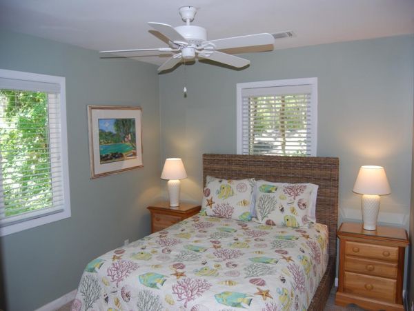 Short Walk to Beach Lovely 5 Bedroom Home