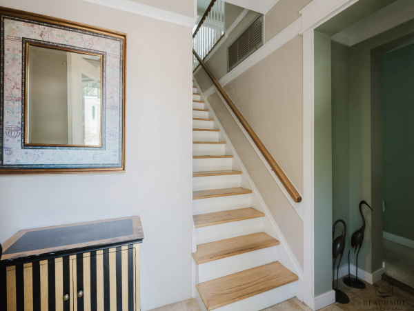 Short Walk to Beach Lovely 5 Bedroom Home