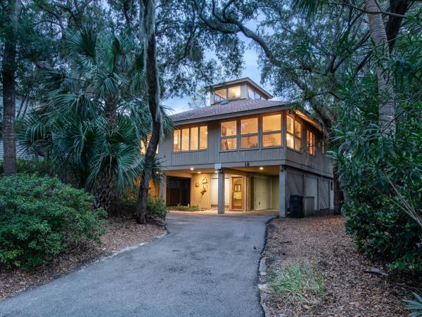 Hilton Head Vacation Rental Located Only 200ft To The Beach WOW