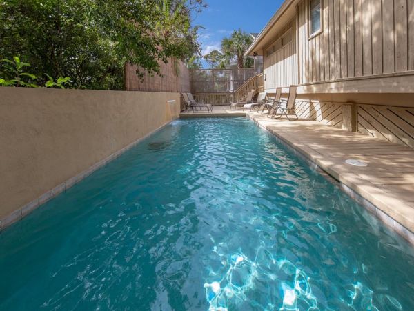 Hilton Head Vacation Rental Located Only 200ft To The Beach WOW