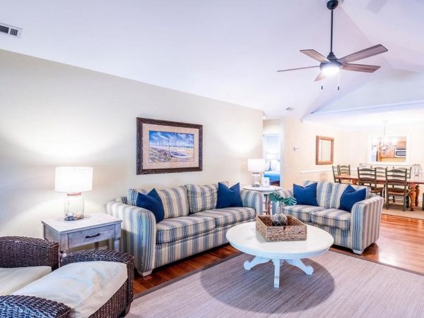 Charming 5 Bedroom Home with Pool Hilton Head 400ft Beach