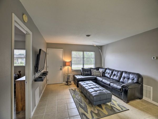 Quiet Venice Home Three Bedrooms with Private Pool