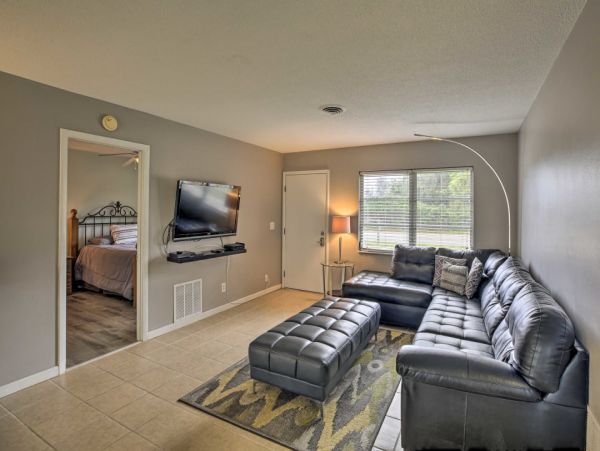 Quiet Venice Home Three Bedrooms with Private Pool