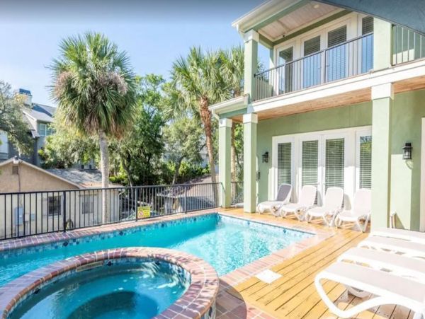Hilton Head Luxury 6 Bedroom Vacation Pool Home Sleeps 14