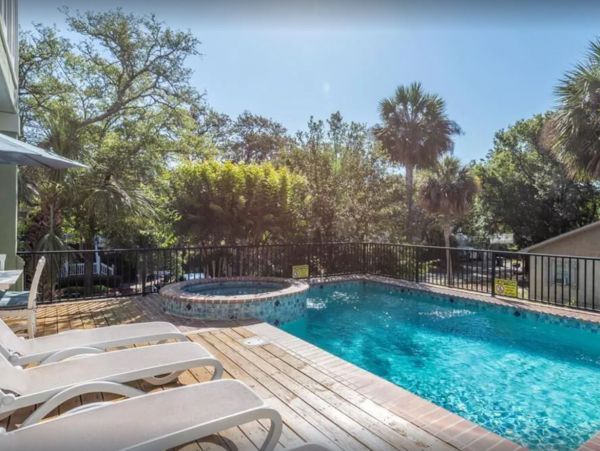 Hilton Head Luxury 6 Bedroom Vacation Pool Home Sleeps 14