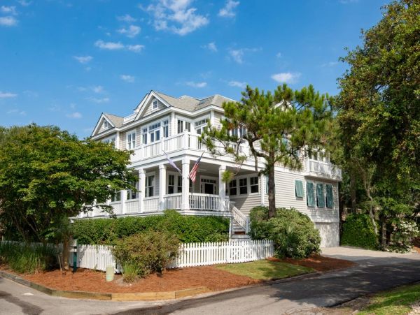 Hilton Head Vacation Pool Home Seven Bedroom Close to Beach