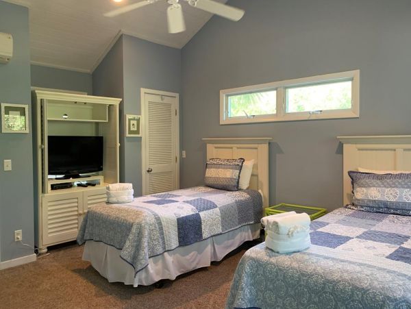 Hilton Head Vacation Home Walk To Beach 3 Bedrooms Sleeps 8