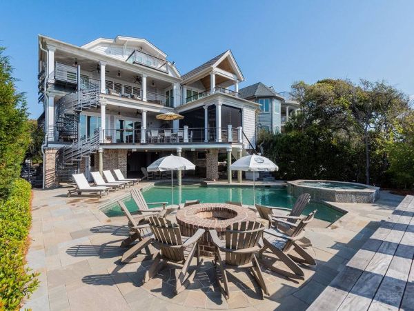 Luxurious Beachfront Vacation Rental in Hilton Head