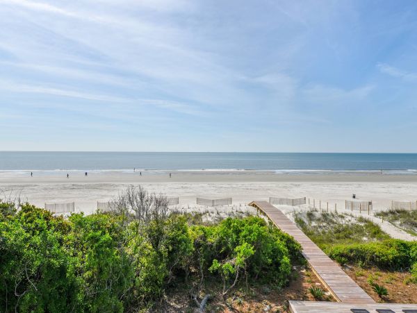 Luxurious Beachfront Vacation Rental in Hilton Head