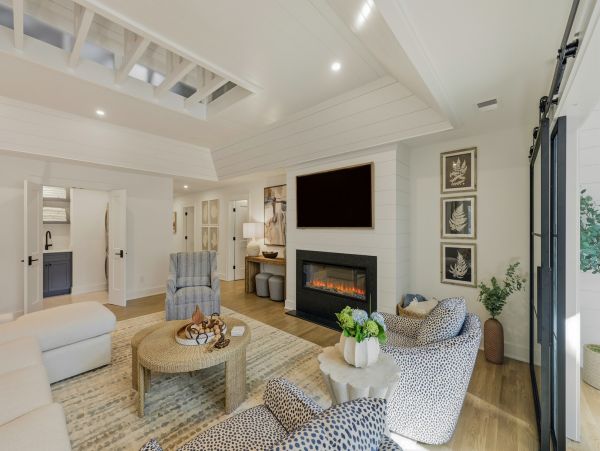 Hilton Head Vacation Rental - Seven Bedroom Luxury Home with Pool & Lagoon Views