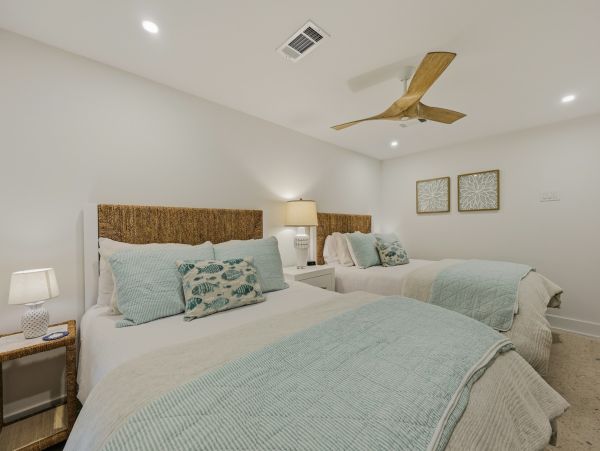 Hilton Head Vacation Rental - Seven Bedroom Luxury Home with Pool & Lagoon Views