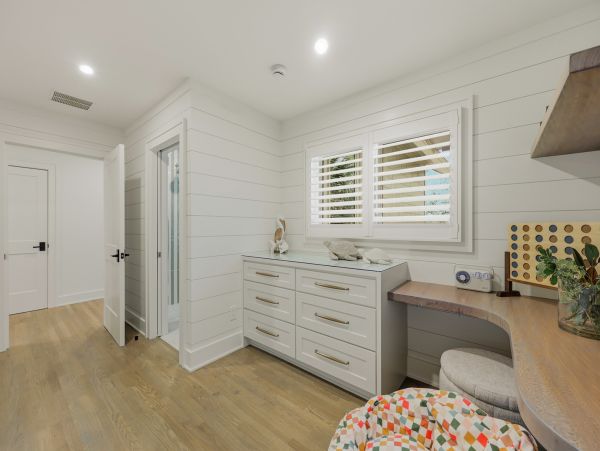 Hilton Head Vacation Rental - Seven Bedroom Luxury Home with Pool & Lagoon Views