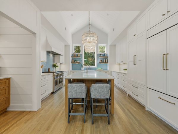 Hilton Head Vacation Rental - Seven Bedroom Luxury Home with Pool & Lagoon Views