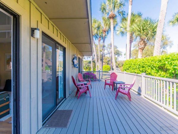 Charming Hilton Head Villa Walk to Beach, Pool & Dining
