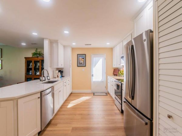Charming Hilton Head Villa Walk to Beach, Pool & Dining