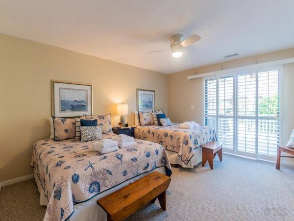 Charming Hilton Head Villa Walk to Beach, Pool & Dining