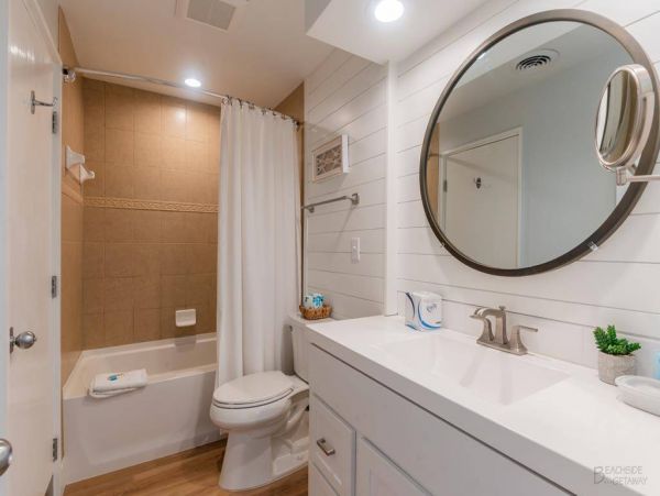 Charming Hilton Head Villa Walk to Beach, Pool & Dining