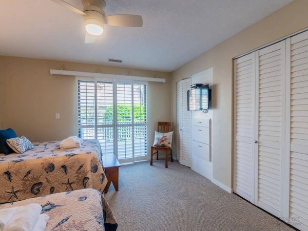Charming Hilton Head Villa Walk to Beach, Pool & Dining