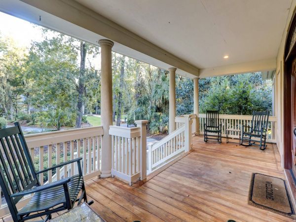 Hilton Head Home Enjoys Six Bedrooms