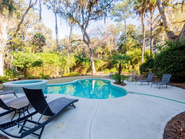Hilton Head Home Enjoys Six Bedrooms