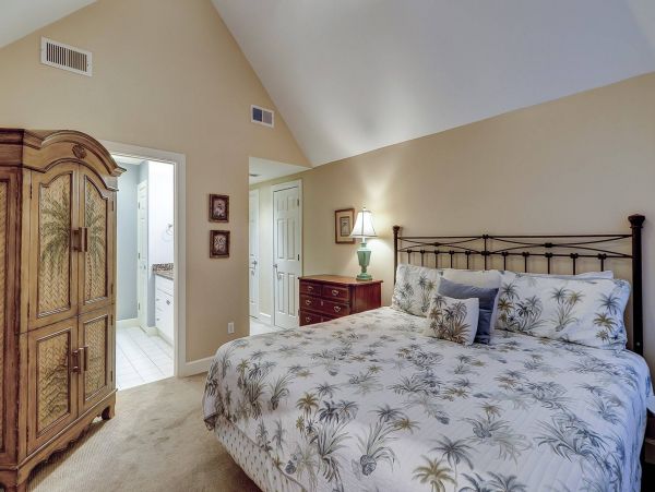 Hilton Head Home Enjoys Six Bedrooms
