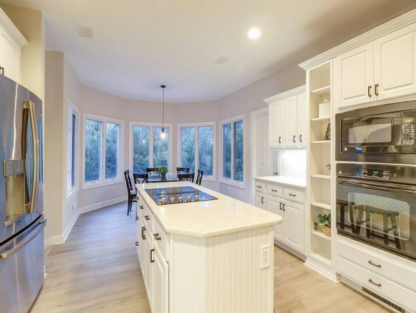 Hilton Head Home Enjoys Six Bedrooms