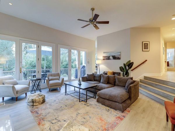 Hilton Head Home Enjoys Six Bedrooms