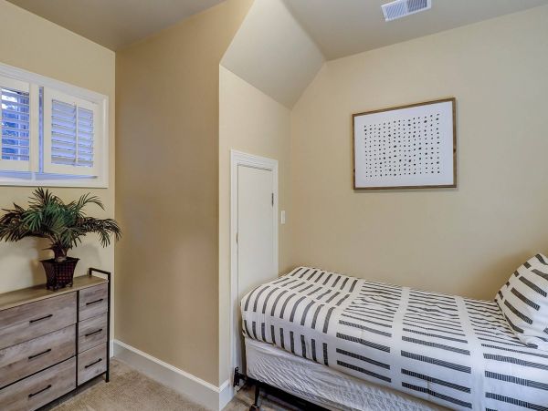 Hilton Head Home Enjoys Six Bedrooms