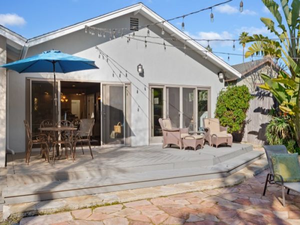 Santa Barbara Vacation Home Five Bedroom Walk to Beach