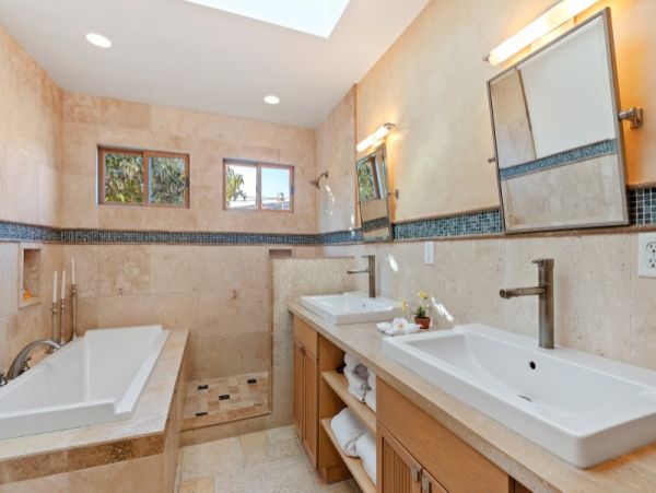 Santa Barbara Vacation Home Five Bedroom Walk to Beach