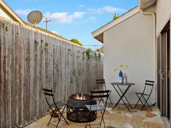 Santa Barbara Vacation Home Five Bedroom Walk to Beach