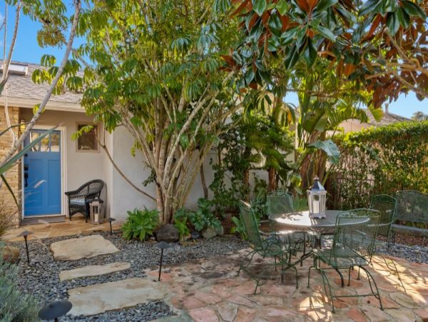 Santa Barbara Vacation Home Five Bedroom Walk to Beach