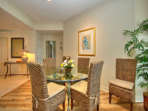 Spacious 3 Bedroom Condo, perfect location!