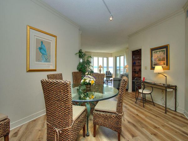 Spacious 3 Bedroom Condo, perfect location!