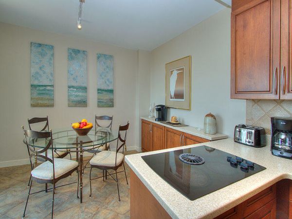 Spacious 3 Bedroom Condo, perfect location!