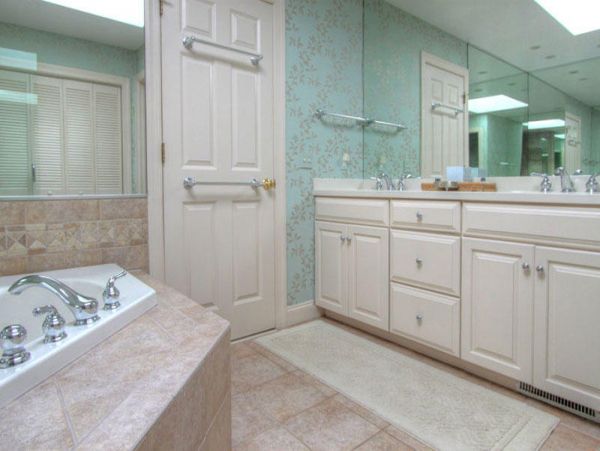 Walk to Beach Vacation Pool Home in Hilton Head Three Bedroo