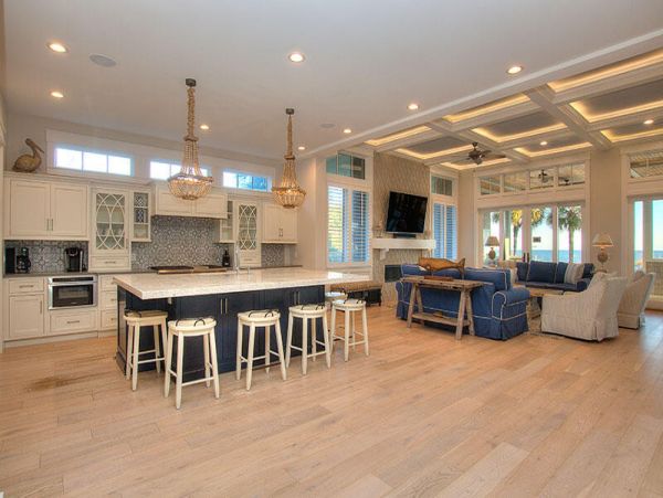Luxurious 6 Bedroom Home with Full Ocean View
