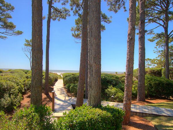 Oceanfront 6 Bedroom Plus Den Vacation Getaway in Hilton Head